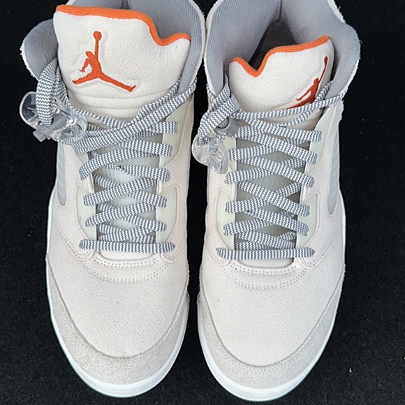 2023
Air Jordan 5 Retro SE \'Craft\' main image 9